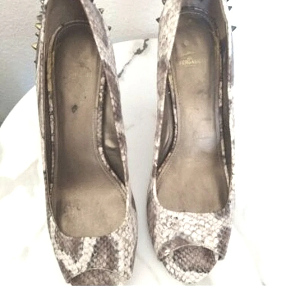 FERGALICIOUS Snakeskin Heels Shoes neutral Pattern Platforms Size 10 M Pre Loved